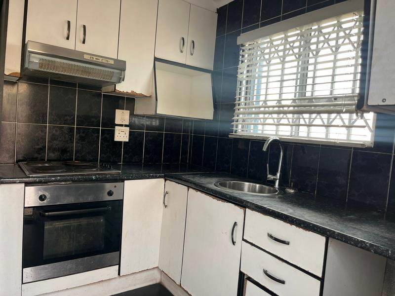 2 Bedroom Property for Sale in Ilitha Park Western Cape